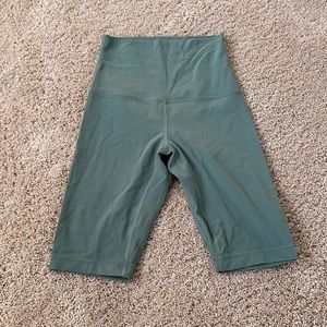 Lululemon biker shorts size 4